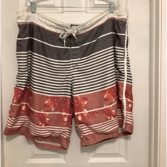 OP Mens Swim Trunks Size XL (40-42) Striped/Floral - Picture 1 of 9